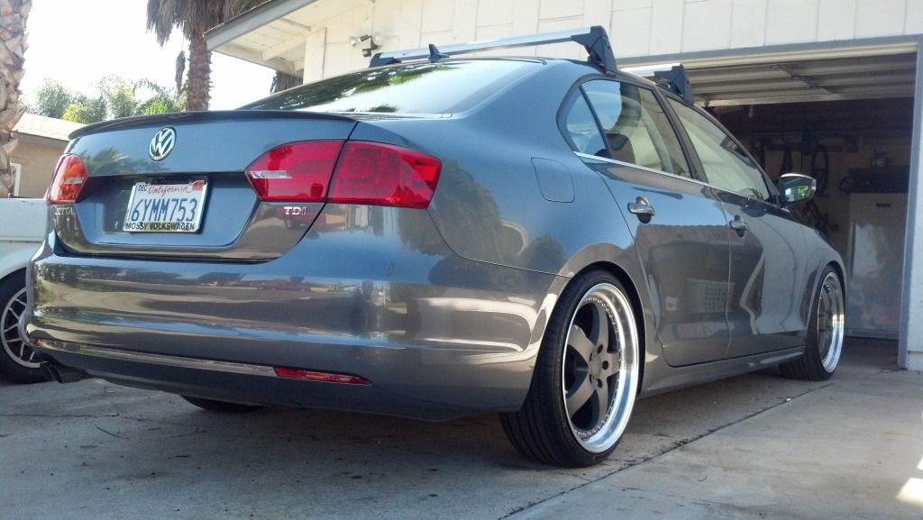 Mk6 Jetta OEM roof rack with 2 bike attachments