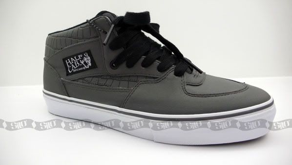 vanssyn005halfcab1.jpg