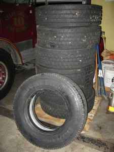 Tow Rig Tires - Michelin 285/70R-19.5 SW WA State ...