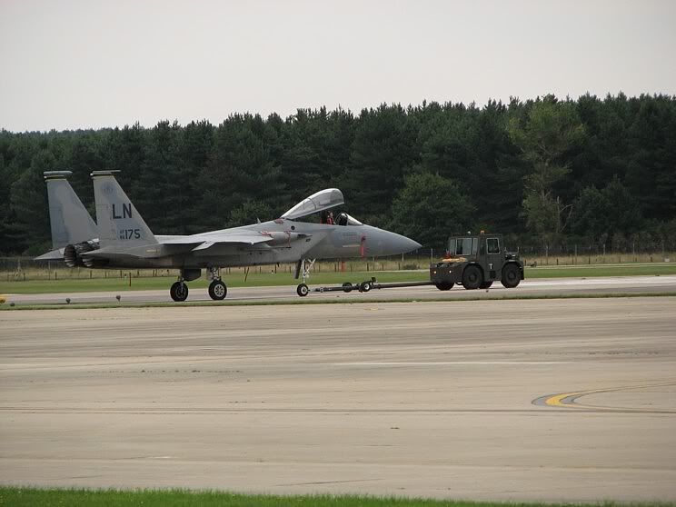 http://i193.photobucket.com/albums/z216/tache3_photos/Lakenheath1.jpg