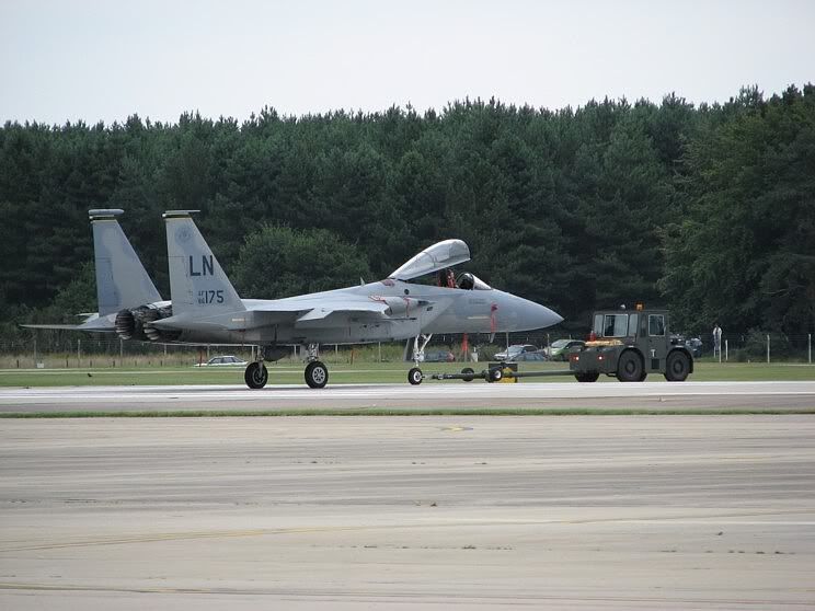 http://i193.photobucket.com/albums/z216/tache3_photos/Lakenheath2.jpg