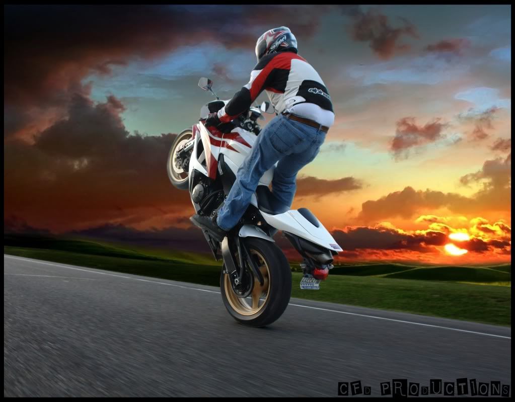 http://i193.photobucket.com/albums/z249/boycotchinawood/3%20wide%20wheelie%20pics/standup1.jpg