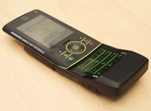 Motorola-RIZR-Z8-2.jpg