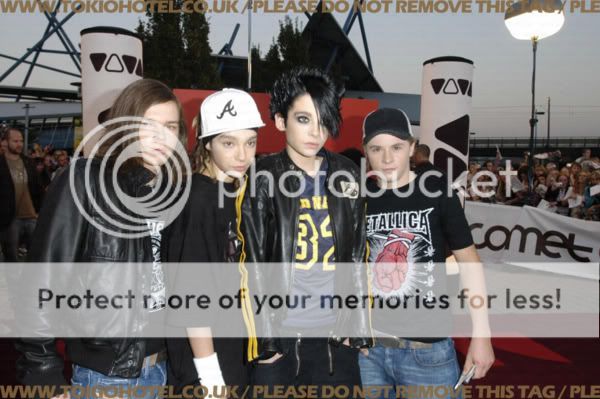 http://i193.photobucket.com/albums/z193/MoncaKaulitz5/Comet%20Awards%202005/22.jpg